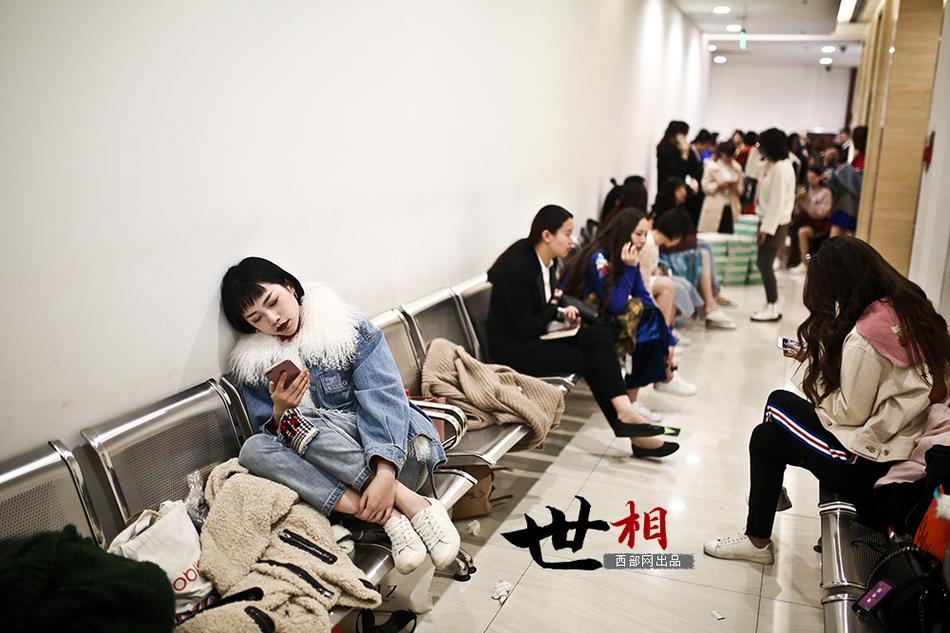 迪拜人均月收入_月收入两千多