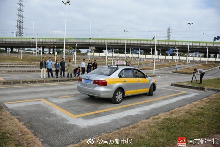 亚洲三级在线