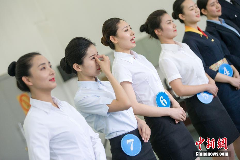 湯芳全裸體圖片?