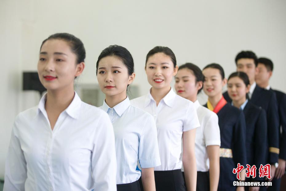 公交车被多人伦 H