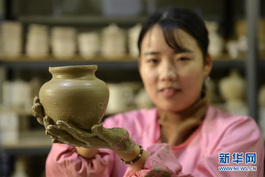 国模私拍裸体精品视频