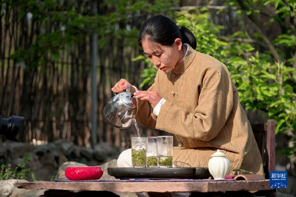 亚洲老熟女自拍自偷41页