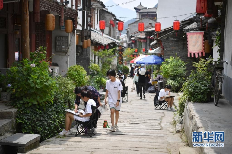 成人 线 上 短 片