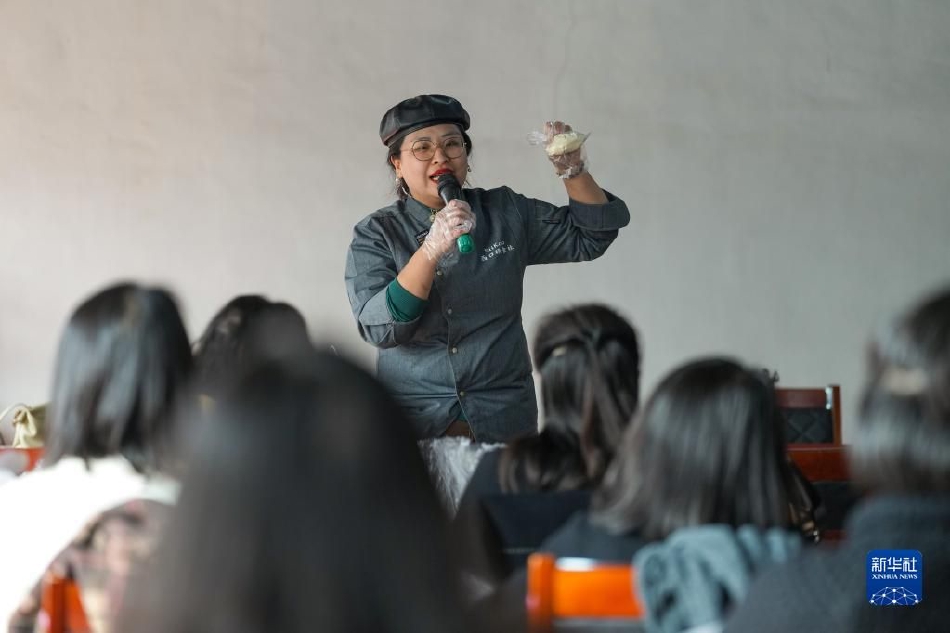 学生把 ×进了老师的 里