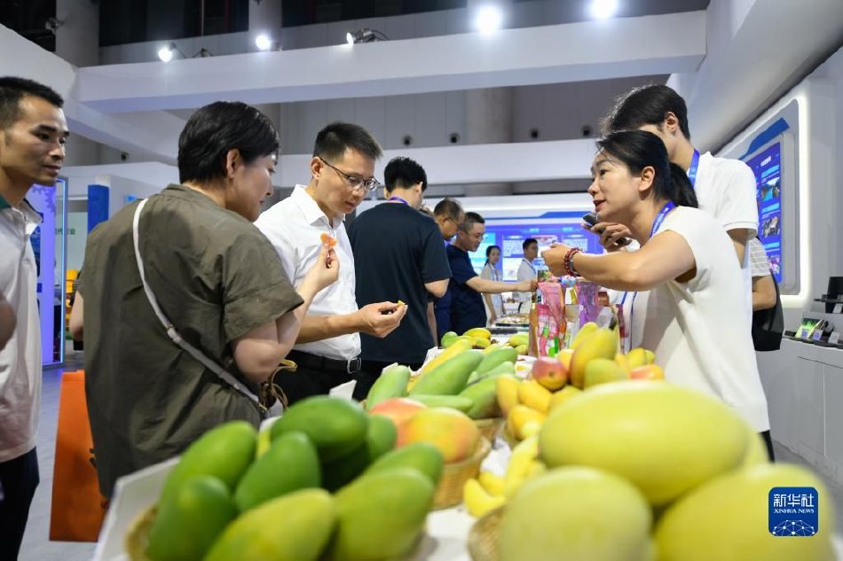 同桌上课揉我下面 啊 嗯动漫