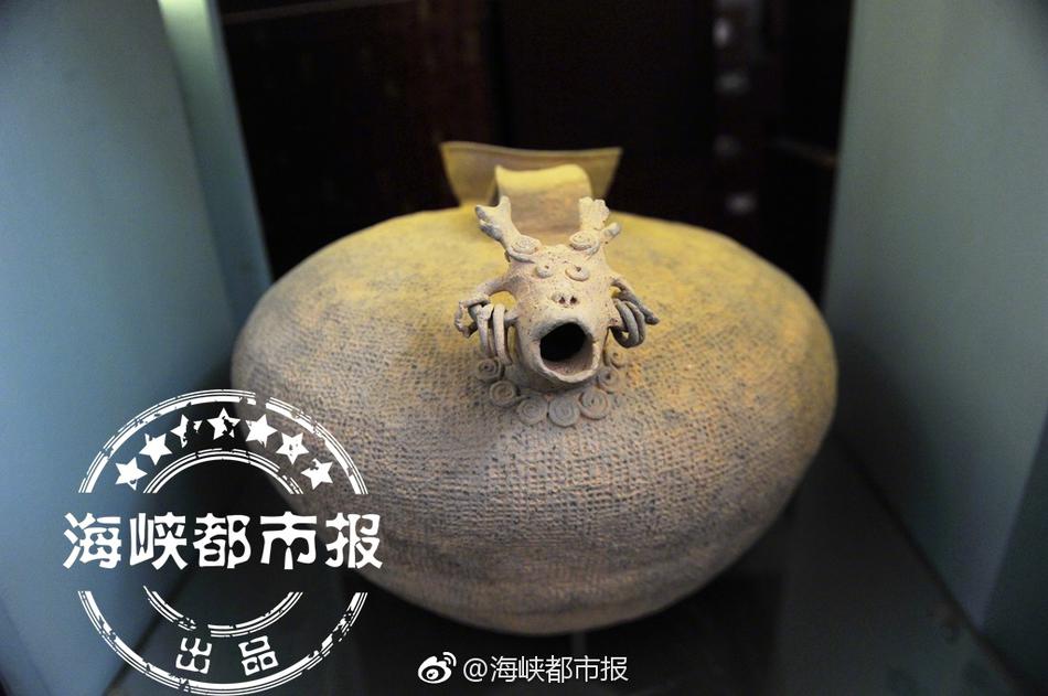 美女操逼网站