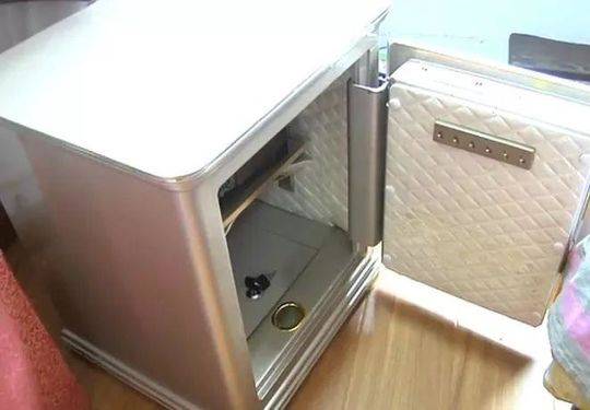 欧美极品性饥渴少妇大战黑人