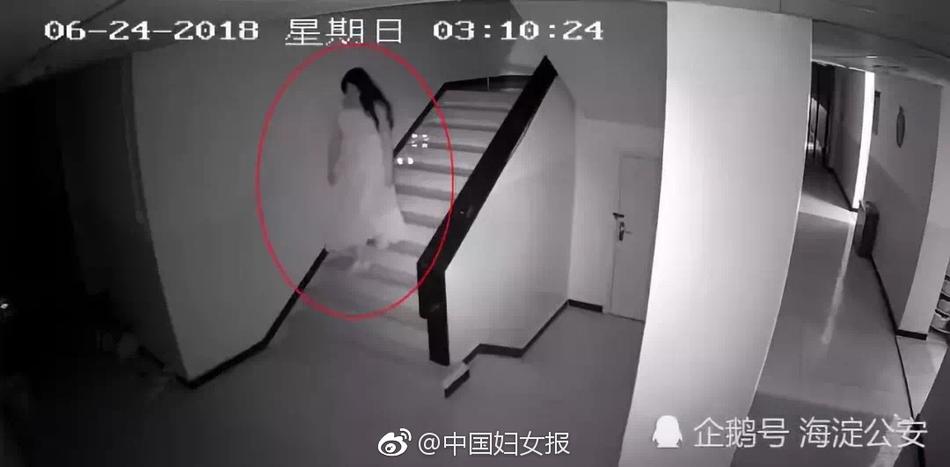 国模人体极品粉鮑欣赏