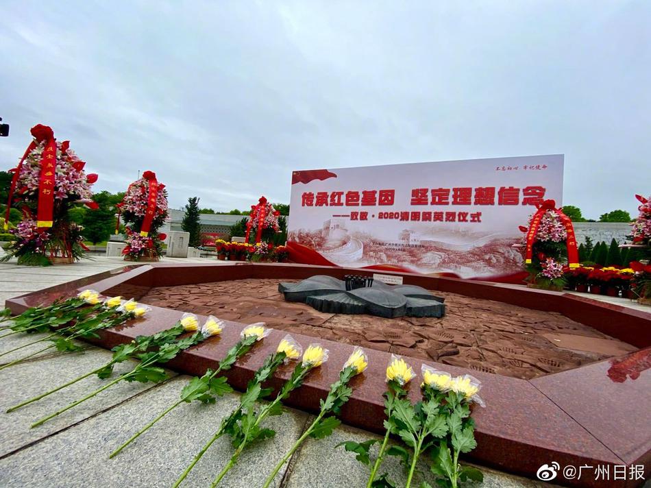 厨房掀开馊了裙子挺进去