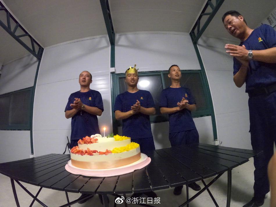 欧美激情裸拍