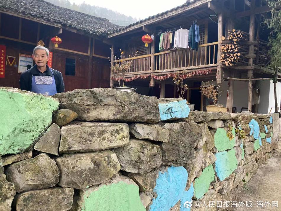 女人脱光正面照黄色三级免费片