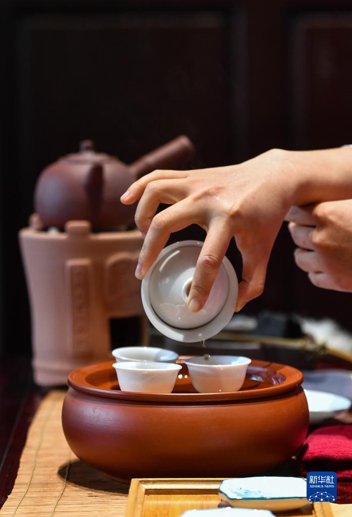 黄色直播间d.