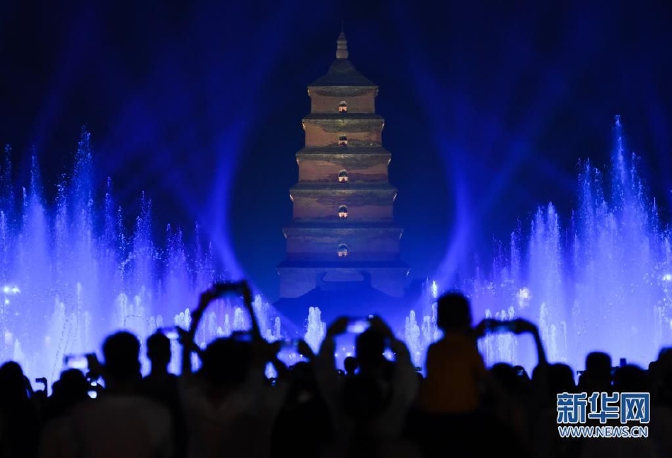 老师 好紧 蕾丝内裤动陈可一
