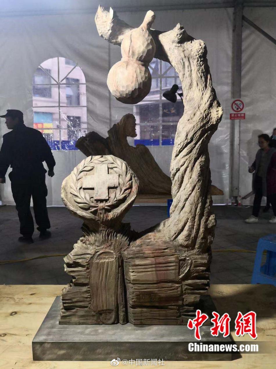 捆绑白丝jk双脚吊起