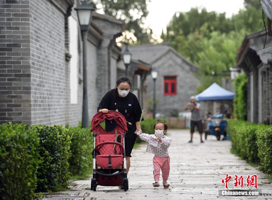 揉我胸 啊 嗯