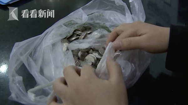 我要看张筱雨的全裸照