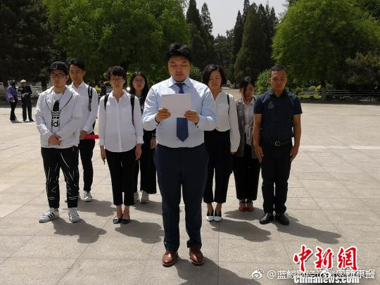 富婆舔逼