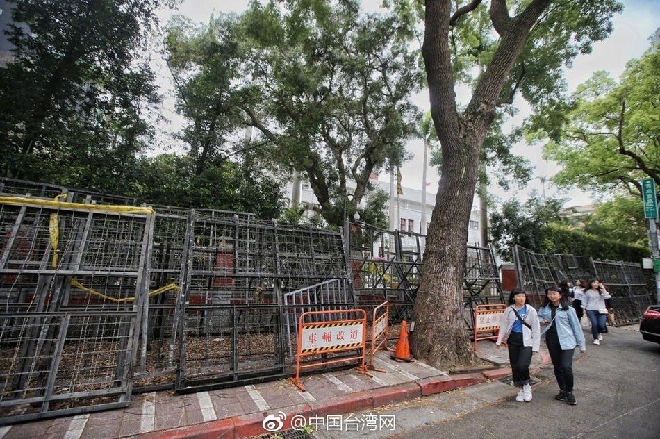 裸裸美女三级片