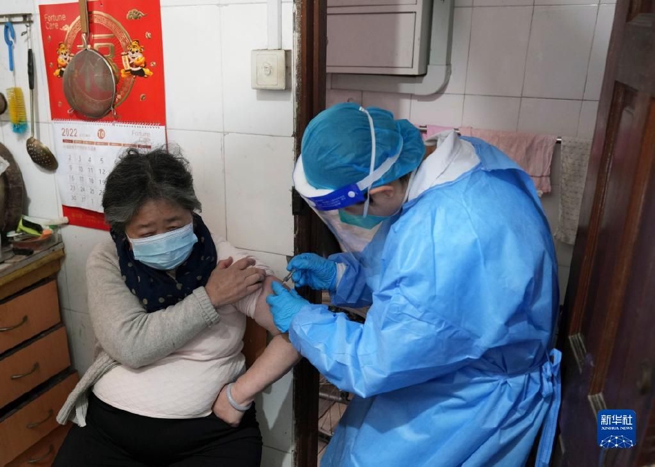 被十几根触手扒开腿猛戳动漫