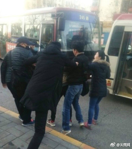 免费播放中国老年人一级操逼大片