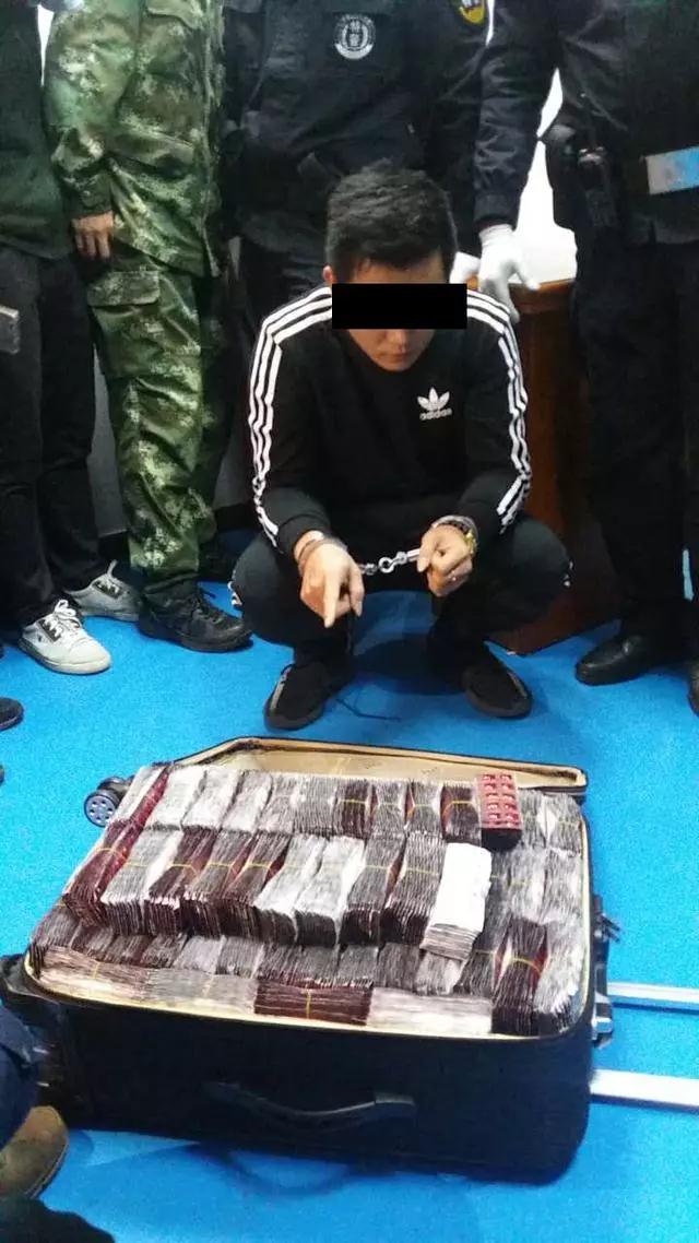 男GayGays 亚洲体育生