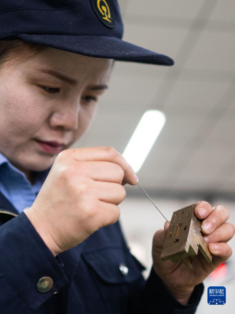 成年人免费观看的黄色网站怎么下载