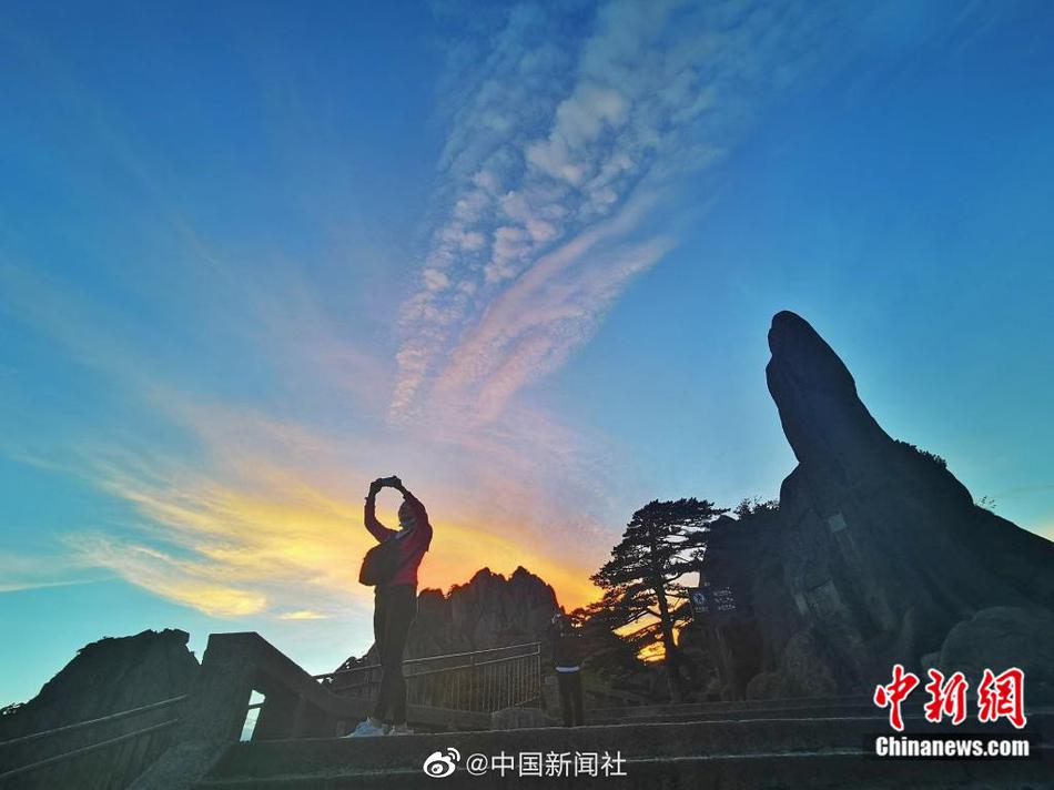 黄色夫妻在线交换观看比赛