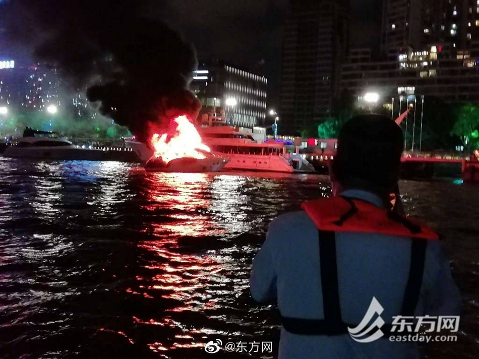 美女偷拍网站