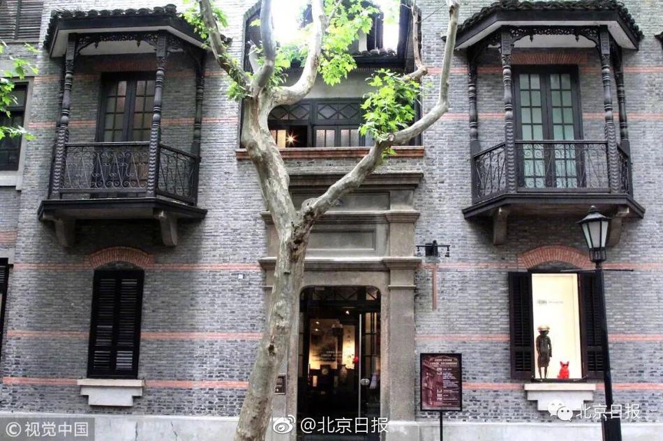 人妻溫泉