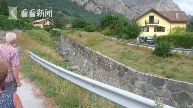 裸體學生