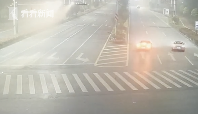 色片人人偷偷看