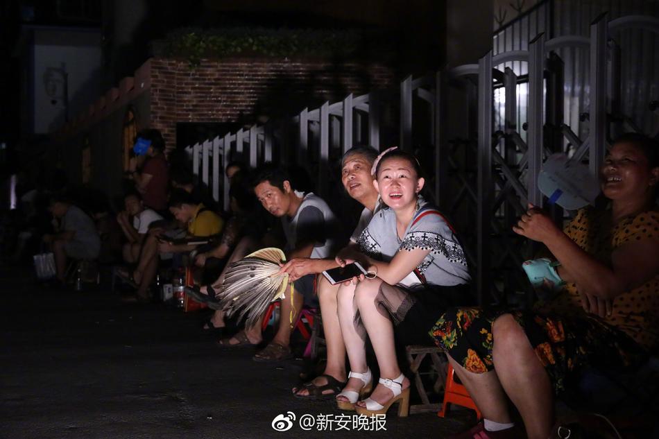 干白胖的大屁股老女人