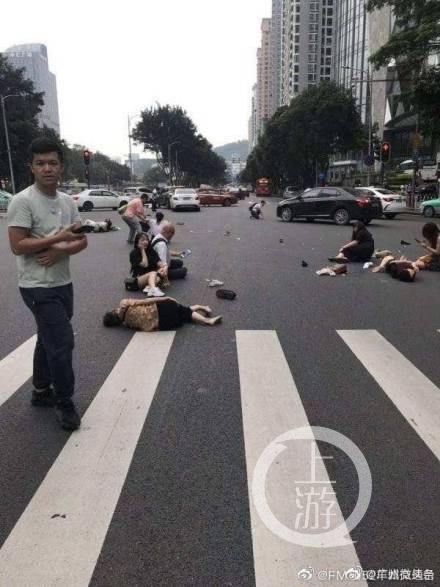 脱内衣 玩奶头