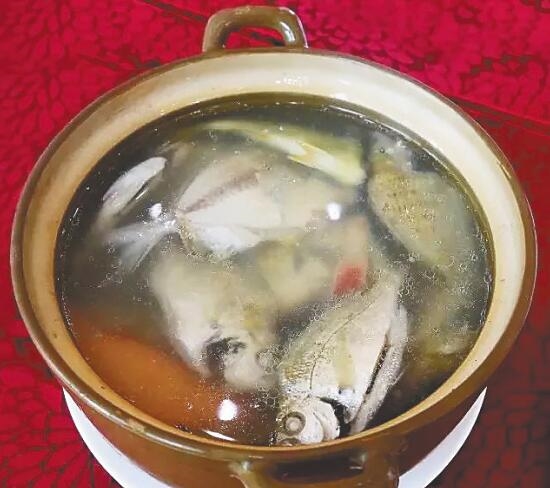 男生和女生一起拆拆拆很痛的轮滑鞋
