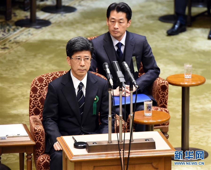 艳妇荡岳丰满交换做爰电影