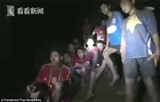 初九小白鞋踢蛋，网络视频与剧情探索