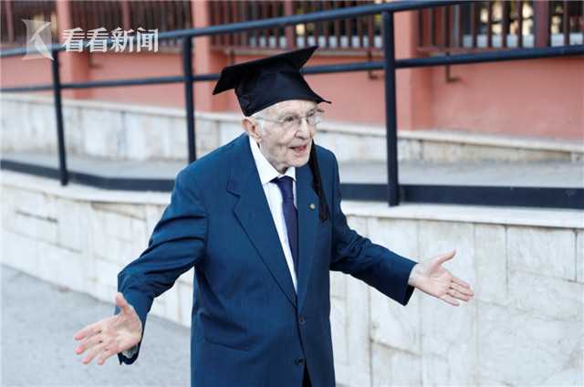 同桌上课揉我下面 啊 嗯动漫