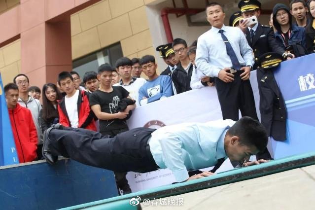 刘玥被黑人爆菊过程