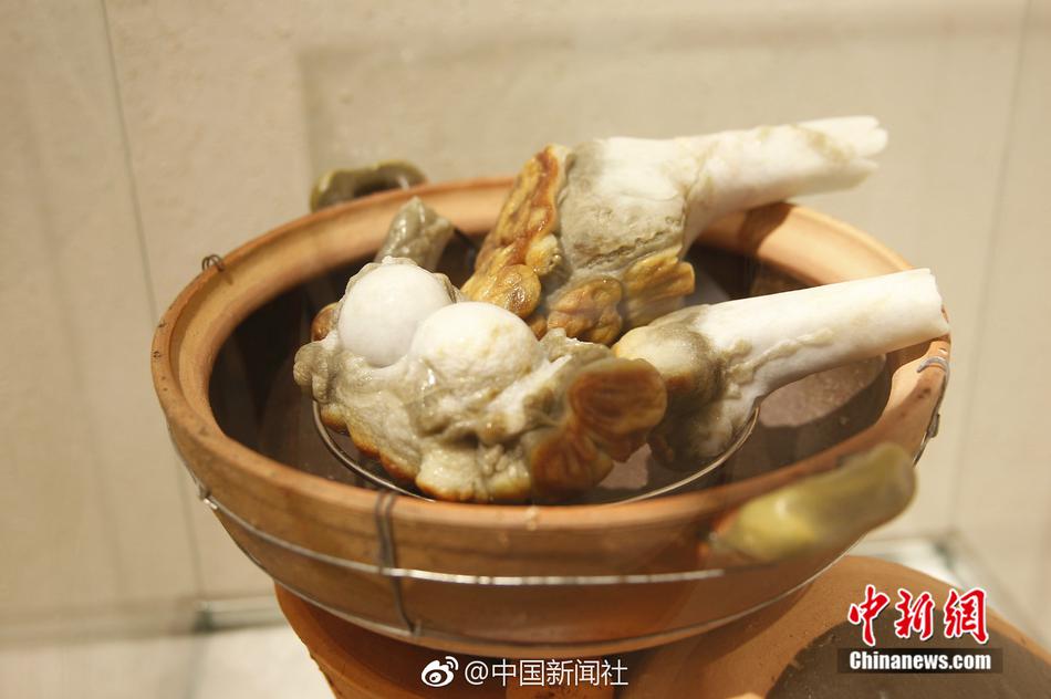 虎白女粉一线天白馒头图片