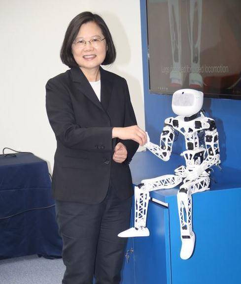 中国黄色三级片免费的