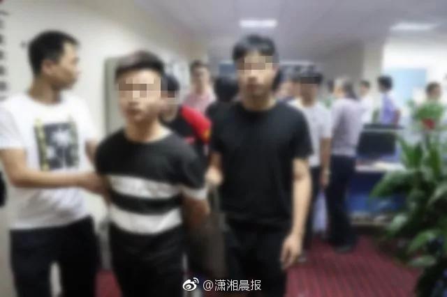 无码免费视频