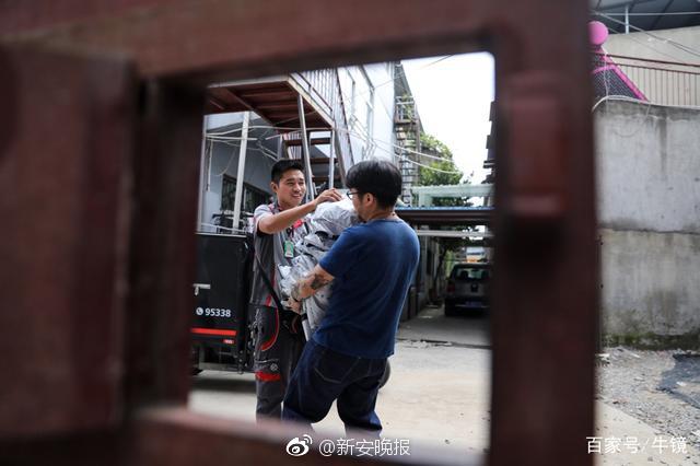 男生女生一起努力生猴子不盖被子动漫