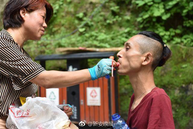 绿 分享娇妻被多P