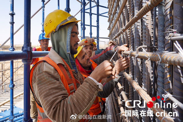 免费 黄 片 网站