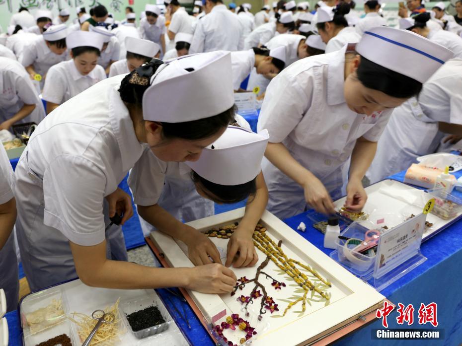 丝袜制服色情