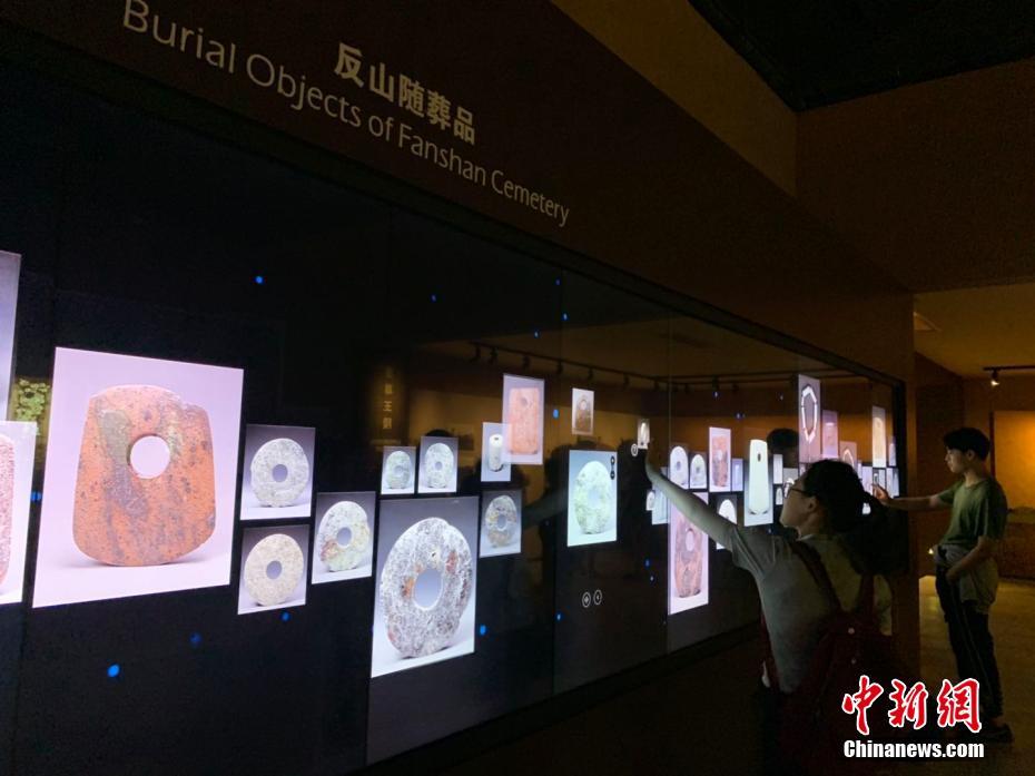私人口罩截留_戴口罩的卡通图片(3)