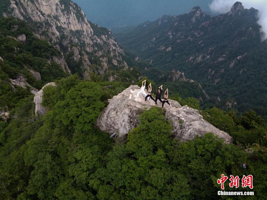 两男一女大黄片