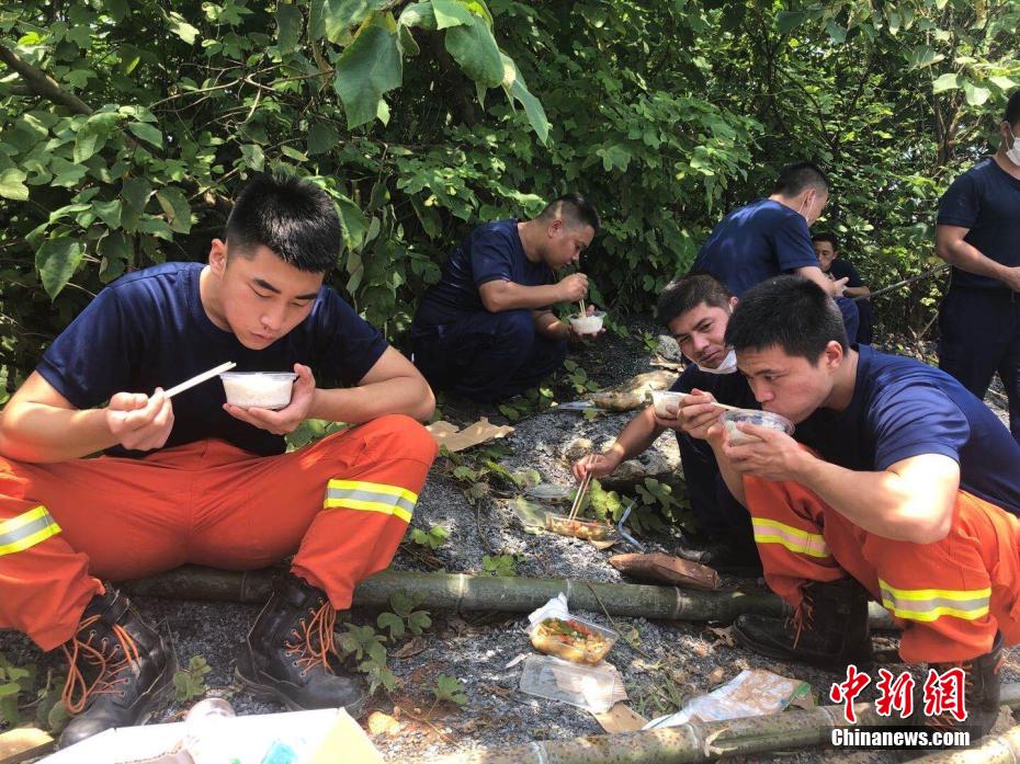 巨人题材即时策略手游《泰坦联盟》8月10日开测[多图]