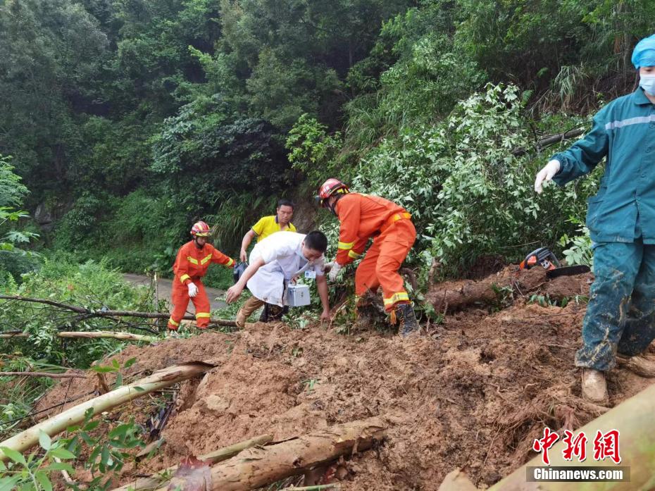 美女被 到爽 高潮草莓游戏