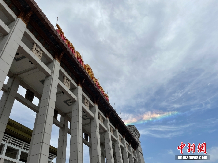 巜一边亲一边摸下奶韩剧